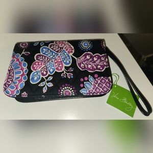 ☆NWT☆ Vera Bradley wristlet- Alpine Floral
